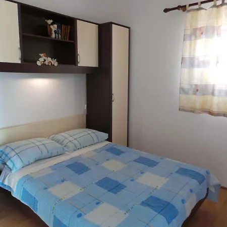 3 Apartment *