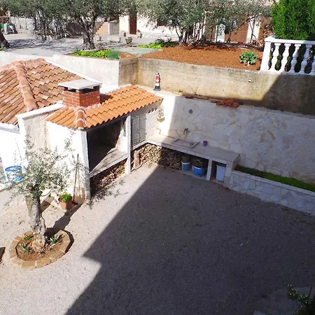 3 Apartment *