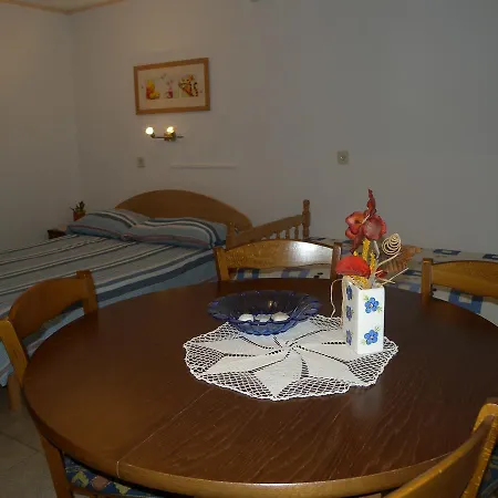 Apartment 3 *