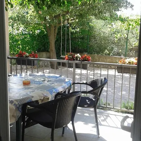 Apartment 3 *