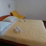 3 Διαμέρισμα *