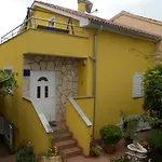 3 Apartment *