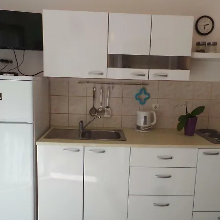 3 Apartment *