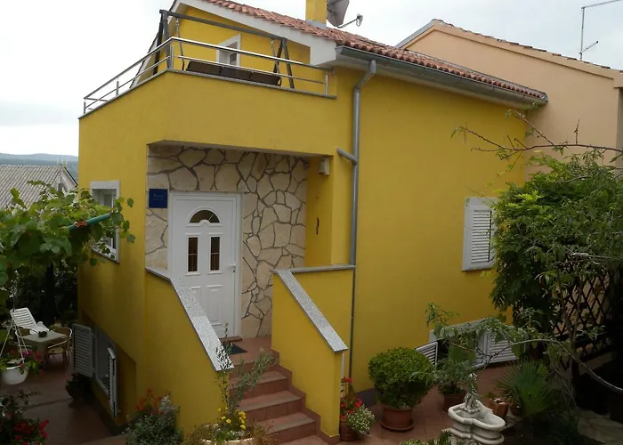 3 Apartment *